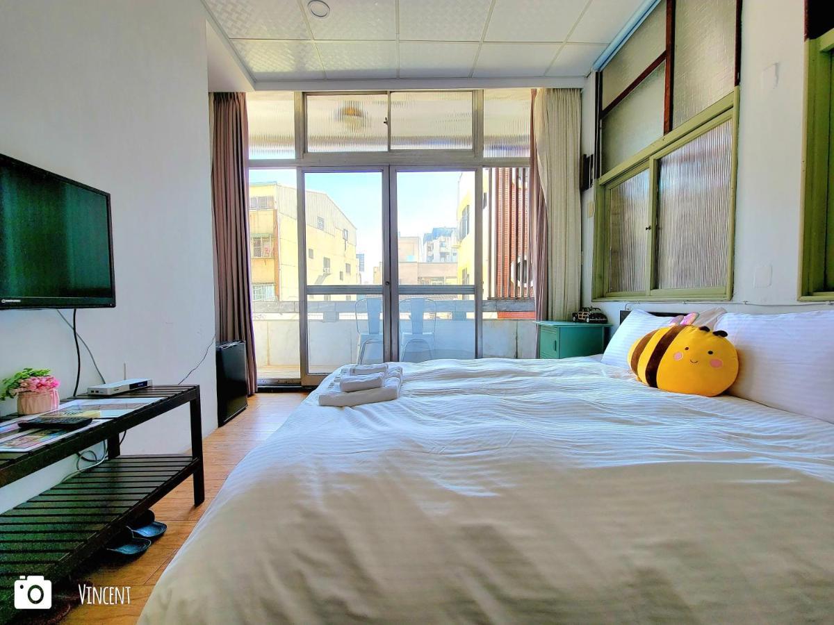 Bed and Breakfast Honey House Tainan Exterior foto